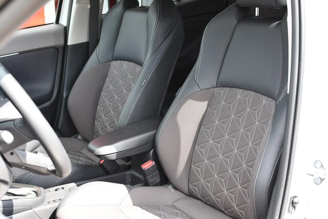 Toyota YARIS Cross 1.5 Hybrid Executive Limited Automaat 116pk | Stuur & Stoel verwarming | Sensoren voor & achter | BSM | Keyless entry |