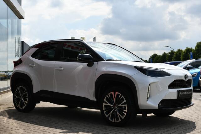 Toyota YARIS Cross 1.5 Hybrid Executive Limited Automaat 116pk | Stuur & Stoel verwarming | Sensoren voor & achter | BSM | Keyless entry |