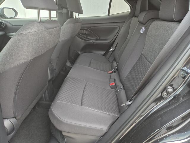 Toyota YARIS Cross 1.5 Hybrid 130 Launch Edition Team D / Winter Pakket / Safety Pakket / Adaptief CC / Stuur-, Stoel en voorruitverwarming / Draadloze telefoon lader / Apple Carplay Android Auto / Achteruitrijcamera /
