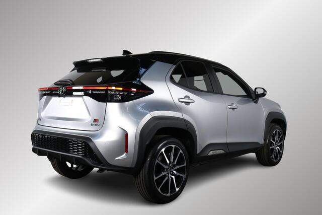 Toyota YARIS Cross Hybrid 130 GR Sport, Blind Spot Monitor, Stoelverwarming, Apple Carplay / Android Auto!