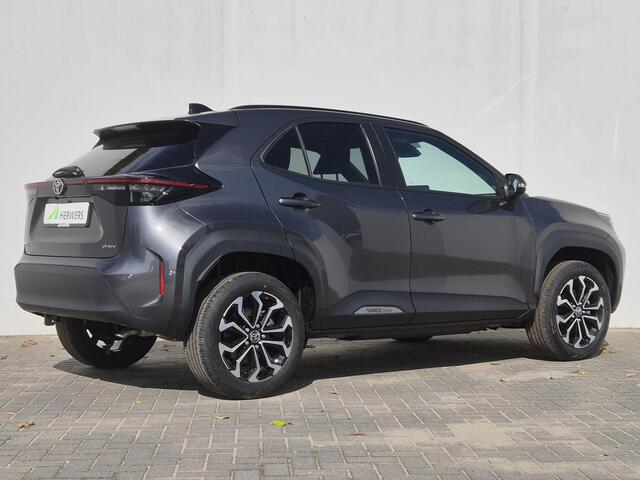 Toyota YARIS Cross 1.5 Hybrid 130 Launch Edition Team D / Winter Pakket / Safety Pakket / Adaptief CC / Stuur-, Stoel en voorruitverwarming / Draadloze telefoon lader / Apple Carplay Android Auto / Achteruitrijcamera /