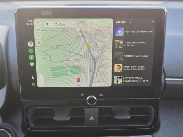 Toyota YARIS Cross 1.5 Hybrid 130 Launch Edition Team D / Winter Pakket / Safety Pakket / Adaptief CC / Stuur-, Stoel en voorruitverwarming / Draadloze telefoon lader / Apple Carplay Android Auto / Achteruitrijcamera /