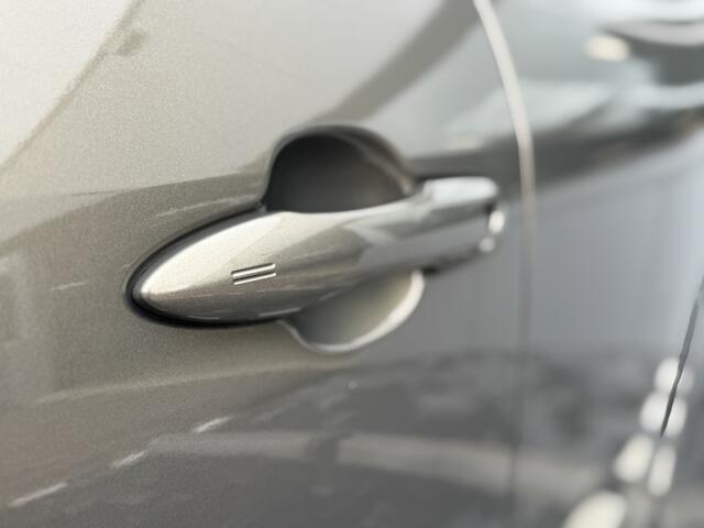 Toyota YARIS Cross 1.5 Hybrid Executive AWD Bi-Tone Panorama dak, Rondomzicht camera, Navigatie, , All-in Rijklaarprijs