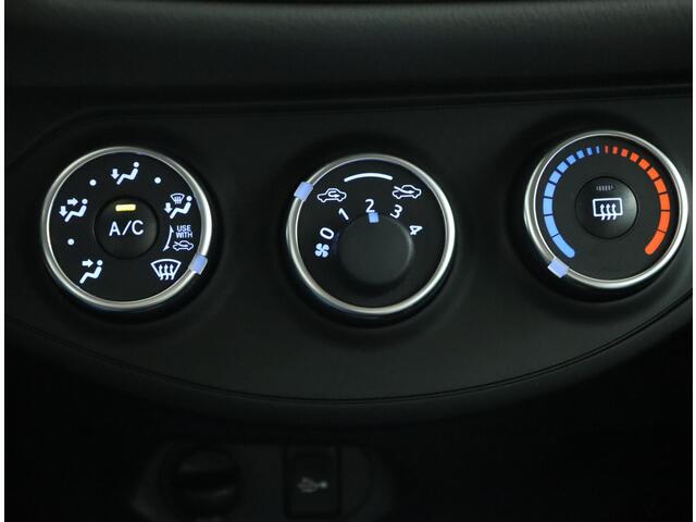 Toyota YARIS 1.0 VVT-i Connect | Airconditioning | Achteruitrijcamera | Trekhaak |