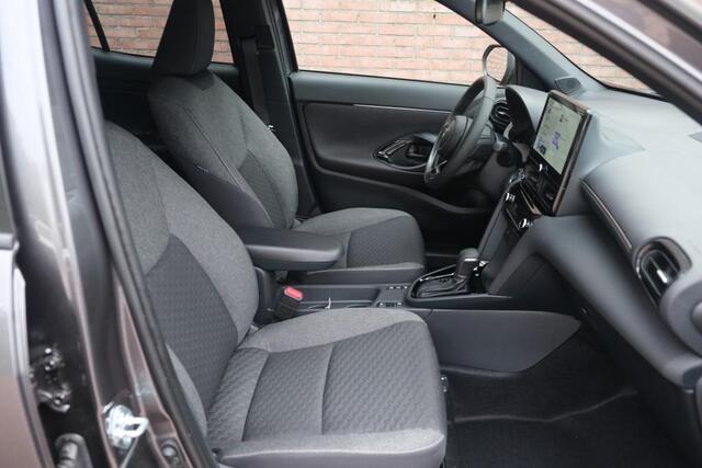 Toyota YARIS Cross 1.5 Hybrid 130pk CVT Teamplayer | App Connect | Climate | Adaptive Cruise | Full LED | Camera | Keyless | Blind Spot | Stoelverwarming