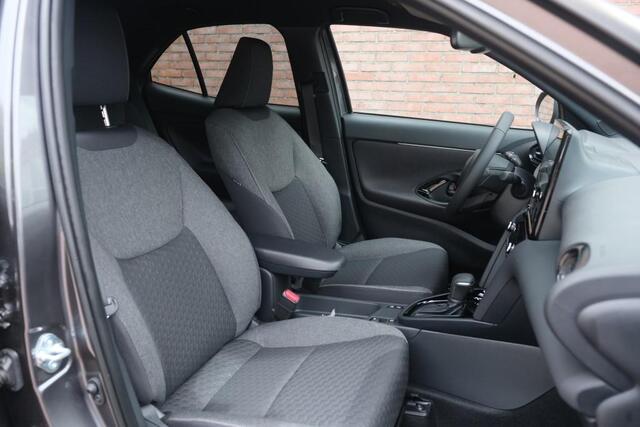 Toyota YARIS Cross 1.5 Hybrid 130pk CVT Teamplayer | App Connect | Climate | Adaptive Cruise | Full LED | Camera | Keyless | Blind Spot | Stoelverwarming