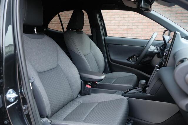 Toyota YARIS Cross 1.5 Hybrid 130pk CVT Teamplayer | App Connect | Climate | Adaptive Cruise | Full LED | Camera | Keyless | Blind Spot | Stoelverwarming