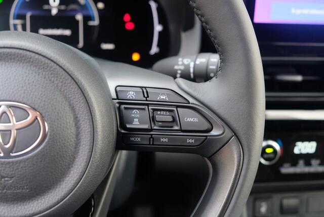 Toyota YARIS Cross 1.5 Hybrid 130pk CVT Teamplayer | App Connect | Climate | Adaptive Cruise | Full LED | Camera | Keyless | Blind Spot | Stoelverwarming