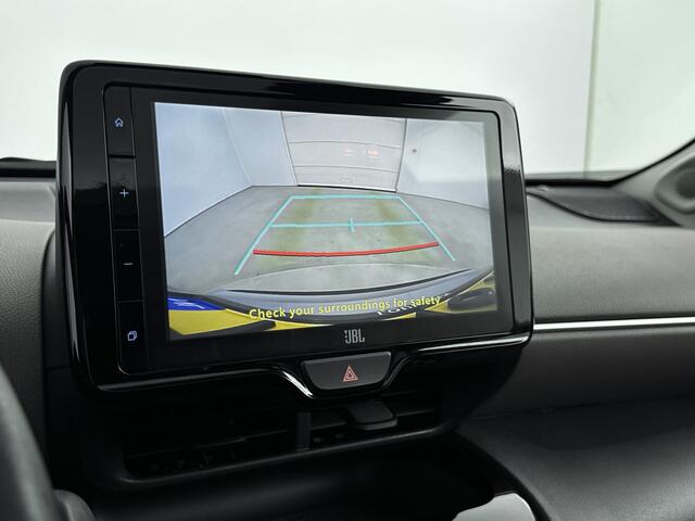 Toyota YARIS Cross 1.5 Hybrid Executive | Glazen Panoramadak | Stoelverwarming | Draadloos Telefoonlader | Trekhaak Afneembaar |