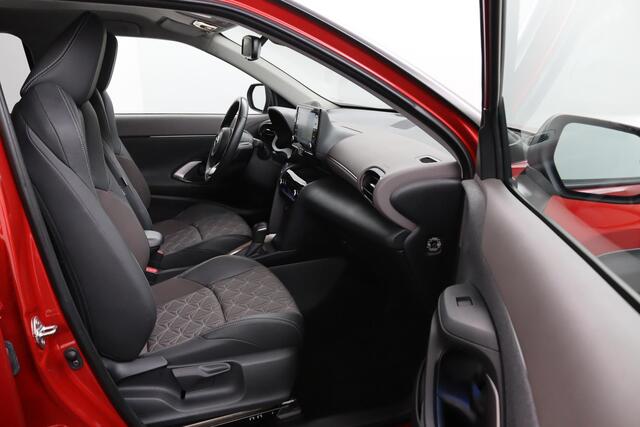 Toyota YARIS Cross 1.5 Hybrid Executive | Trekhaak | Parkeersensoren Rondom | Navigatie | Stoelverwarming |