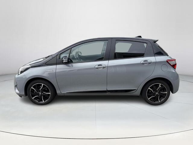 Toyota YARIS 1.5 Hybrid Bi-Tone Plus **NAVIGATIE/ PANORAMA DAK/ KEYLESS/ GARANTIE**