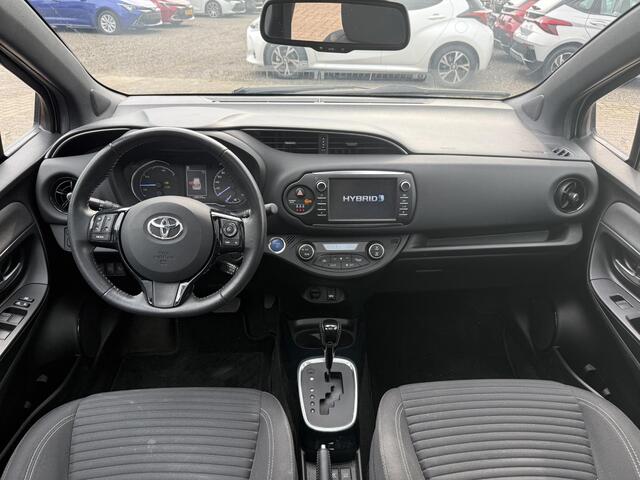 Toyota YARIS 1.5 Hybrid Bi-Tone Plus **NAVIGATIE/ PANORAMA DAK/ KEYLESS/ GARANTIE**