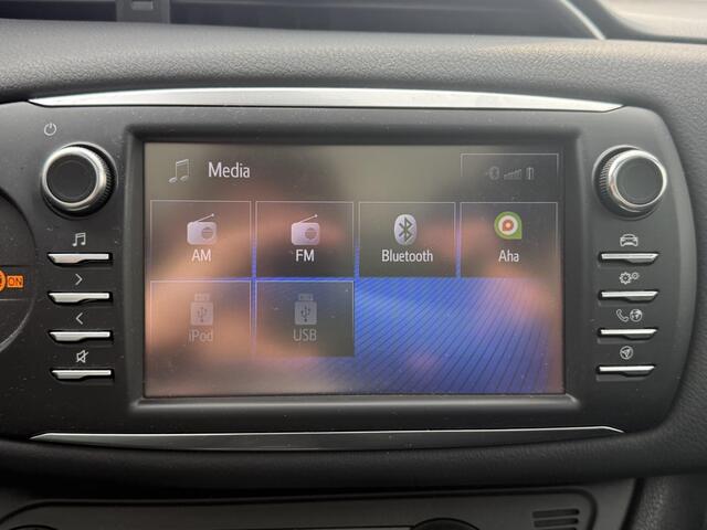 Toyota YARIS 1.5 Hybrid Bi-Tone Plus **NAVIGATIE/ PANORAMA DAK/ KEYLESS/ GARANTIE**