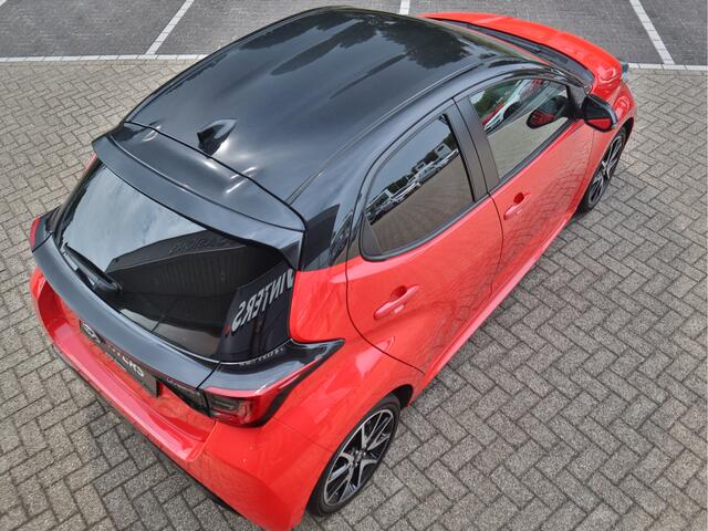 Toyota YARIS 1.5 Hybrid Dynamic | Navigatie | Stoelverwarming | Cruise Control | "17LMV |