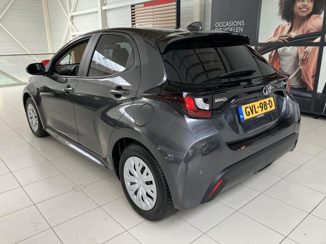Toyota YARIS 1.5 Hybrid 115 Comfort | stoelverwarming | parkeersensoren | getinte ruiten | All season banden |