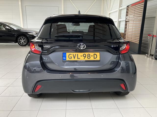 Toyota YARIS 1.5 Hybrid 115 Comfort | stoelverwarming | parkeersensoren | getinte ruiten | All season banden |