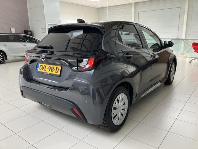 Toyota YARIS 1.5 Hybrid 115 Comfort | stoelverwarming | parkeersensoren | getinte ruiten | All season banden |