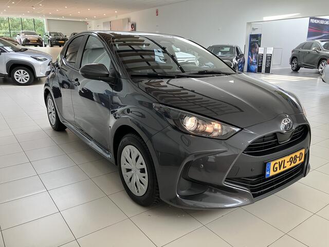 Toyota YARIS 1.5 Hybrid 115 Comfort | stoelverwarming | parkeersensoren | getinte ruiten | All season banden |