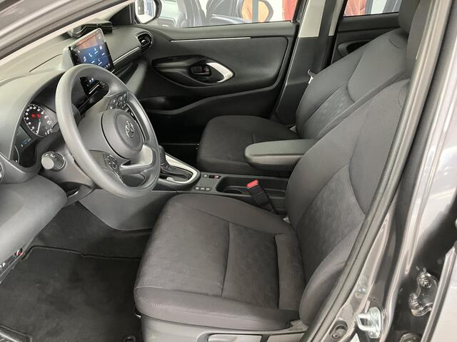 Toyota YARIS 1.5 Hybrid 115 Comfort | stoelverwarming | parkeersensoren | getinte ruiten | All season banden |