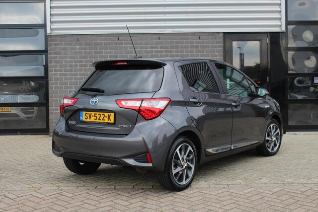 Toyota YARIS 1.5 Hybrid Premium / Panoramadak / Camera / Keyless / N.A.P.