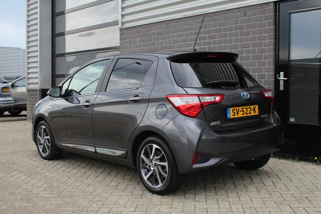 Toyota YARIS 1.5 Hybrid Premium / Panoramadak / Camera / Keyless / N.A.P.