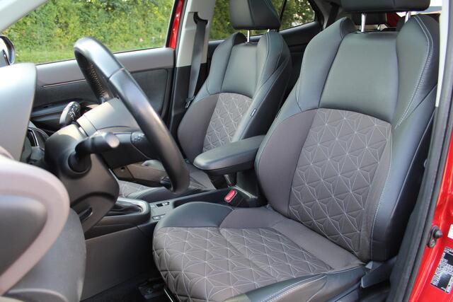 Toyota YARIS Cross 1.5 Hybrid Executive Limited | Rijklaar | Panoramadak | Keyless | LED | Stoelverw. | Sensoren v+a | Dealer onderhouden