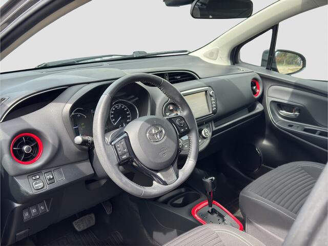 Toyota YARIS 1.5 Hybrid Design Red | Camera | Safety Sense