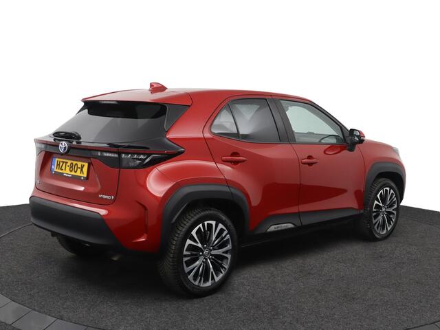 Toyota YARIS Cross 1.5 Hybrid Adventure | Stuur- stoel en voorruitverwarming | 360 graden camera | Electrische achterklep |