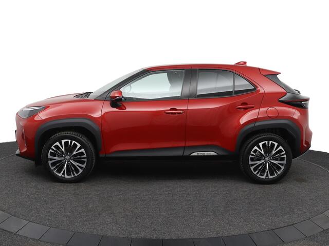 Toyota YARIS Cross 1.5 Hybrid Adventure | Stuur- stoel en voorruitverwarming | 360 graden camera | Electrische achterklep |
