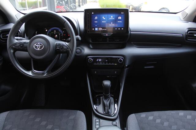 Toyota YARIS 1.5 Hybrid 115 Dynamic Comfort | Rijklaar | Stuur/Stoel-verwarming | Dodehoekdetectie | Apple/Android | PDC | Camera
