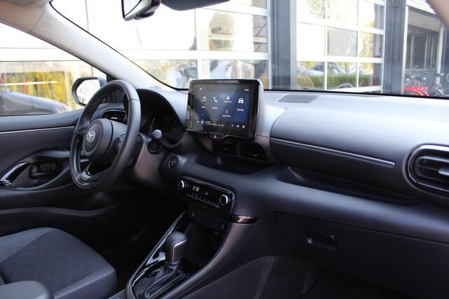 Toyota YARIS 1.5 Hybrid 115 Dynamic Comfort | Rijklaar | Stuur/Stoel-verwarming | Dodehoekdetectie | Apple/Android | PDC | Camera
