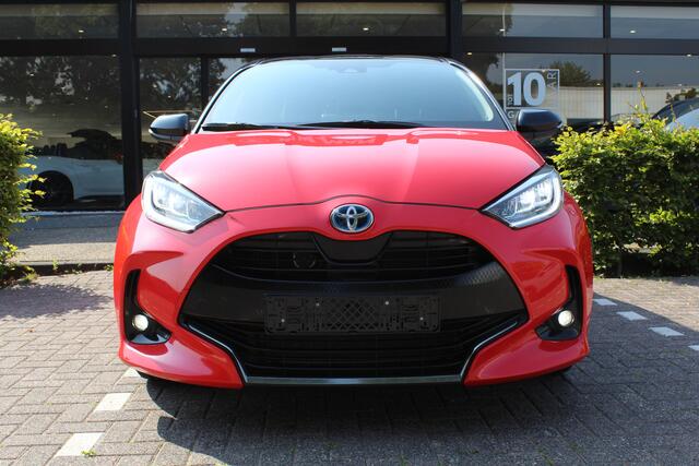 Toyota YARIS 1.5 Hybrid Launch Edition Bi-Tone | Rijklaar | HUD | Stoel/Stuur-verwarming | Apple/Android | Camera
