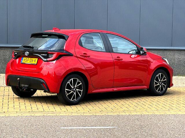 Toyota YARIS 1.5 Hybrid Dynamic Head up, Navi