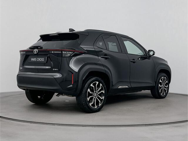 Toyota YARIS Cross 1.5 Hybrid 115 First Edition | Apple Carplay/Android Auto | Stoel-/Stuur verwarming | Parkeersensoren | Metaallak |