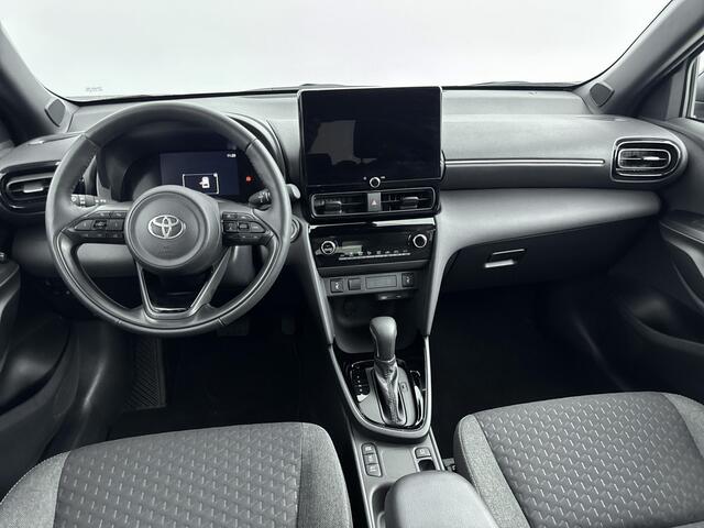 Toyota YARIS Cross 1.5 Hybrid 115 First Edition | Apple Carplay/Android Auto | Stoel-/Stuur verwarming | Parkeersensoren | Metaallak |