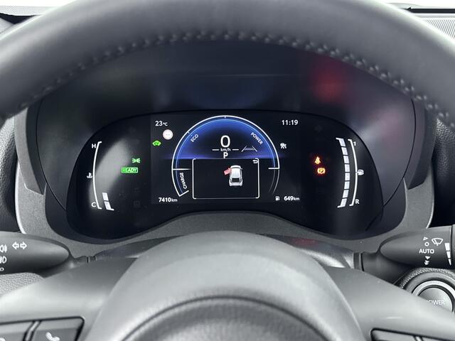 Toyota YARIS Cross 1.5 Hybrid 115 First Edition | Apple Carplay/Android Auto | Stoel-/Stuur verwarming | Parkeersensoren | Metaallak |