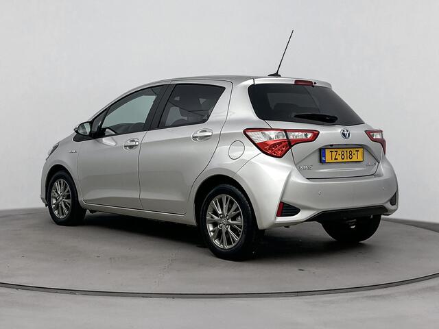 Toyota YARIS 1.5 Hybrid Dynamic | Full Map navigatie | Privacy glass | Camera | LM velgen |