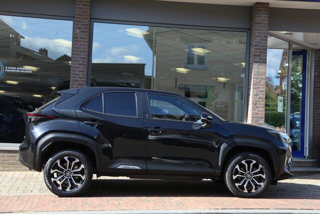 Toyota YARIS Cross 1.5 Hybrid Dynamic Team Navi LED Camera ACC