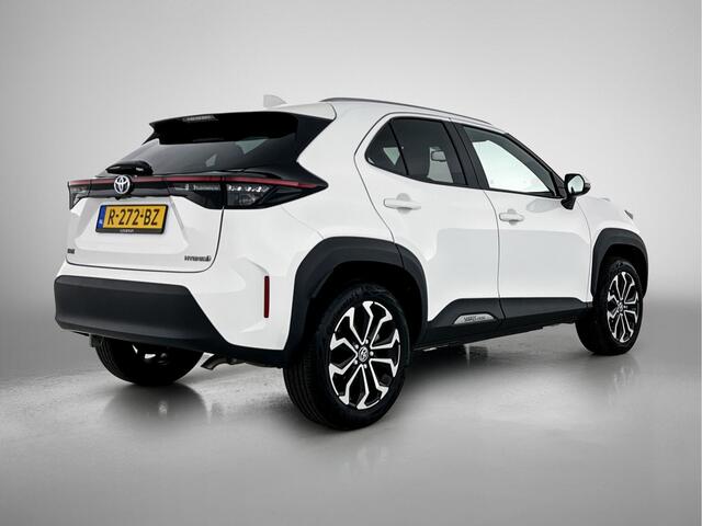 Toyota YARIS Cross 1.5 Hybrid Dynamic | 17" zwart gepolijste LM-velgen | Camera | Carplay Draadloos | Dubbele laadvloer | LED verlichting