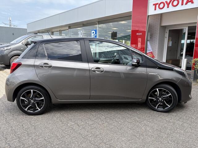 Toyota YARIS 1.5 Hybrid Dynamic Bi-tone | Leer | Panoramadak | achteruitrijca