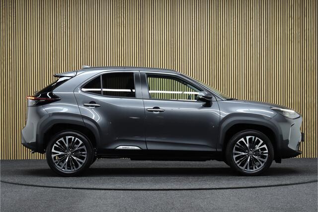 Toyota YARIS Cross 1.5 Hybrid 130 Executive Premium Pack | Facelift | Uit voorraad leverbaar | Elec. Achterklep | Winter-pakket | Safety-pakket