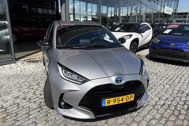 Toyota YARIS 1.5 Hybrid Executive Parkeersensoren, Dodehoekdetectie, Led, Stoelverwarming