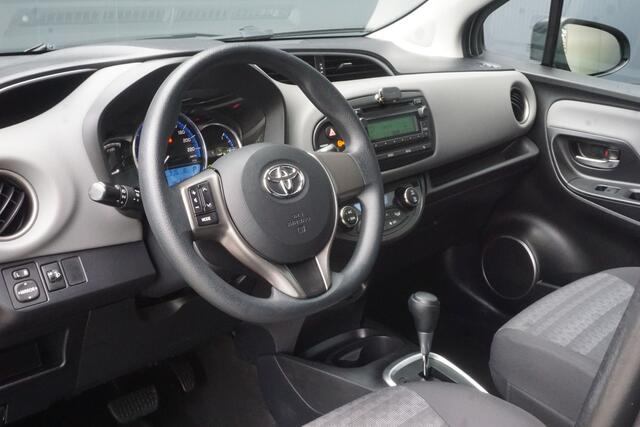 Toyota YARIS 1.5 Hybrid Aspiration | Automaat | Rijklaar | PDC | Airco | Radio | 15'' LM |