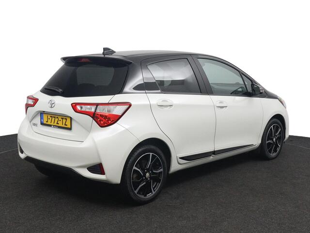 Toyota YARIS 1.5 VVT-i Bi-Tone | Navigatie | Trekhaak