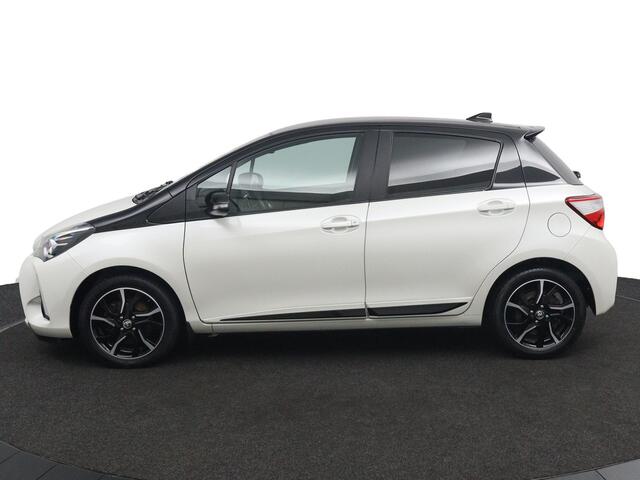 Toyota YARIS 1.5 VVT-i Bi-Tone | Navigatie | Trekhaak