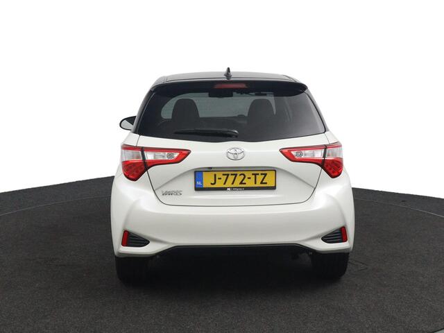 Toyota YARIS 1.5 VVT-i Bi-Tone | Navigatie | Trekhaak