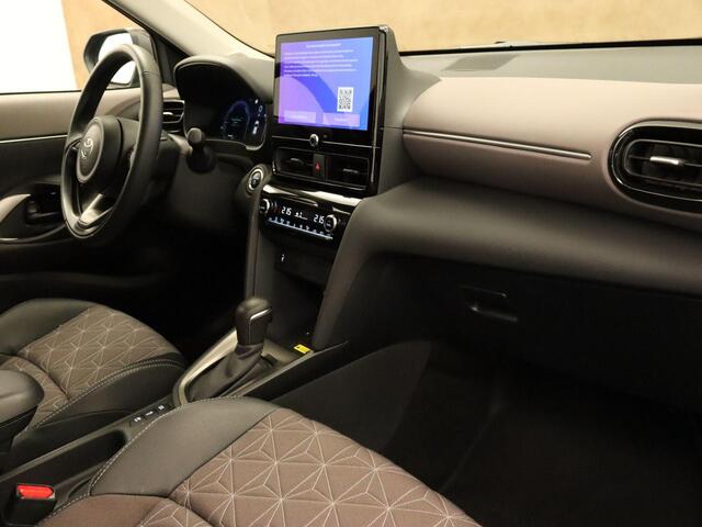 Toyota YARIS Cross 1.5 Hybrid 130 Executive - ORIGINEEL NEDERLANDSE AUTO - PARKEERSENSOREN VOOR EN ACHTER - STOELVERWARMING - ADAPTIVE CRUISE CONTROL - NAVIGATIE - APPLE CARPLAY/ANDROID AUTO - KEYLESS ENTRY & START
