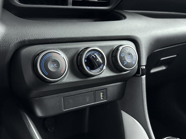Toyota YARIS 1.5 VVT-i Dynamic | Airconditioning | Grootlichtassistent | LM Velgen | Achteruitrijcamera |