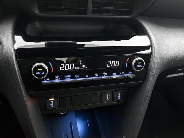 Toyota YARIS Cross 1.5 Hybrid GR Sport | Half lederen bekleding | Afneembare trekhaak | JBL | Stoelverwarming | Treeplanken | 360 Camera | Blindspot |