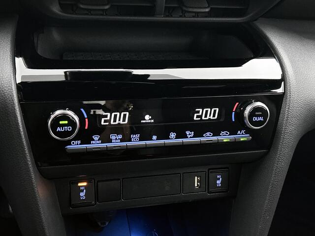 Toyota YARIS Cross 1.5 Hybrid GR Sport 130 PK | Stoel + Stuurverwarming | Blindspot | PDC voor en achter | Navigatie |